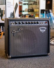 Fender champion 300 (Käytetty)