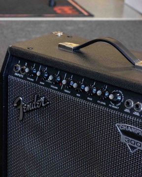Fender champion 300 (Käytetty)