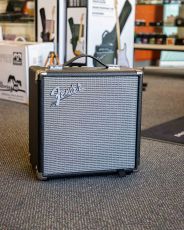 Fender Rumble 15 (Käytetty)