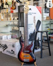 Fender American Standard 5 kielinen jazz basso (Käytetty)