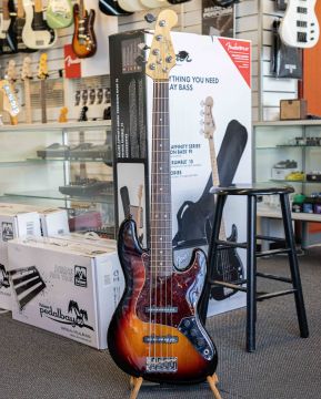 Fender American Standard 5 kielinen jazz basso (Käytetty)
