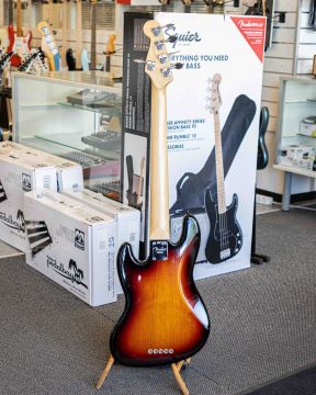 Fender American Standard 5 kielinen jazz basso (Käytetty)