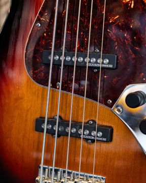 Fender American Standard 5 kielinen jazz basso (Käytetty)