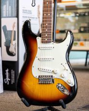 Fender Standard Stratocaster  (Käytetty)