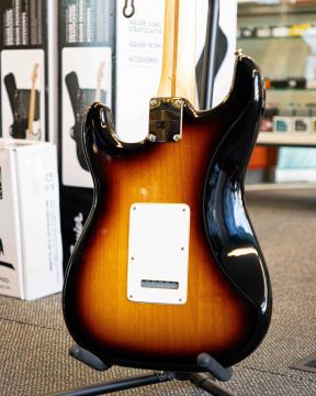 Fender Standard Stratocaster  (Käytetty)