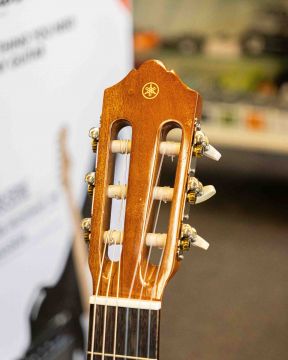 Yamaha C40 (Käytetty)