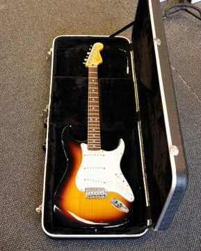 Fender Standard Stratocaster  (Käytetty)