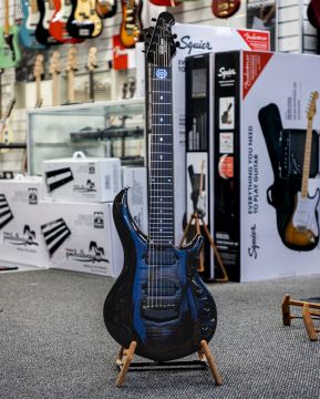 Music Man John Petrucci Majesty 7 Black Knight (Käytetty)