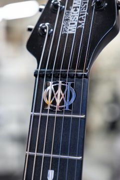 Music Man John Petrucci Majesty 7 Black Knight (Käytetty)