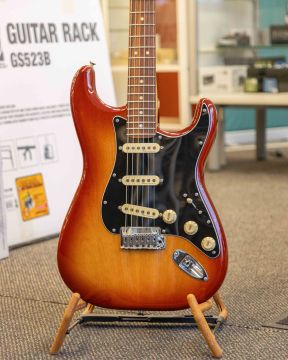 Fender Player Plus Stratocaster (Käytetty)