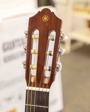 Yamaha GCG142C Klassinen kitara (Käytetty)