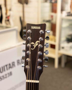 Yamaha fg-413s-12 (Käytetty)