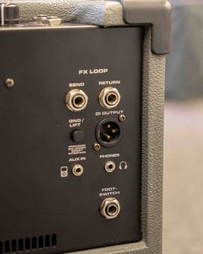 PEAVEY MAX 100 Bassocombo (Käytetty)