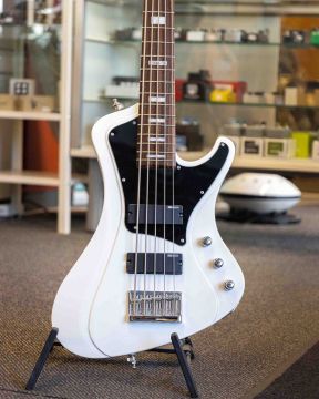 Esp ltd Stream-205 5-kielinen basso (Käytetty)
