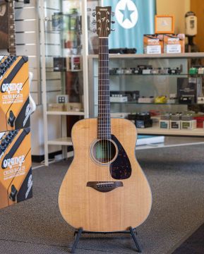 Yamaha FG800 NT (Käytetty)