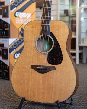 Yamaha FG800 NT (Käytetty)