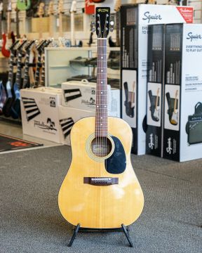 Suzuki WG-100 Akustinen kitara (Käytetty)