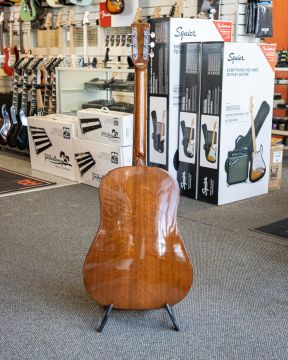 Suzuki WG-100 Akustinen kitara (Käytetty)