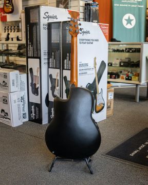 Ovation Celebrity Traditional CS24-1-G (Käytetty)