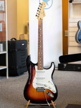 Fender Player Stratocaster (Käytetty)