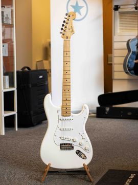 Fender Player Stratocaster (Käytetty)