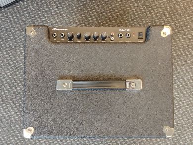 Ampeg BA112 bassocombo (käytetty)