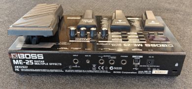 Boss ME-25 Multiefekti kitaralle (käytetty)