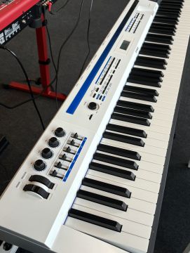 Casio PX-5S (Käytetty)