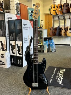 Fender Standard Jazz Bass 2008 Mexico (Käytetty)